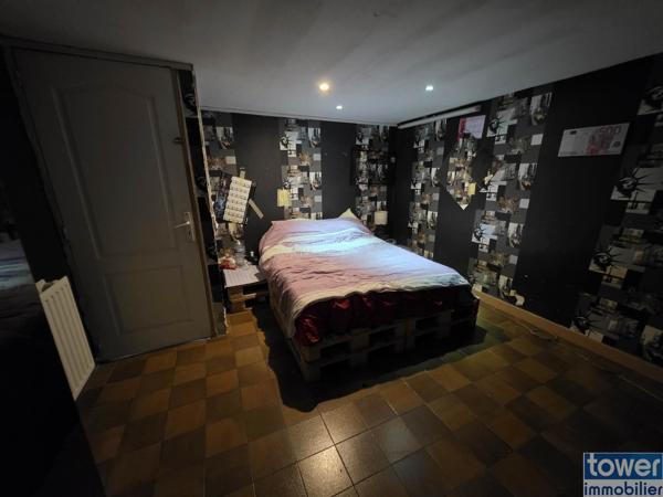 Maison
                                                                                                                                                                                                                                                                                                                        8 pièce(s)                                                                                                                                                                                                          6 chambre(s)                                                                                                                                                                                                          137  m²