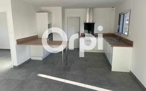 Maison à louer    5 pièces •  Gillonnay