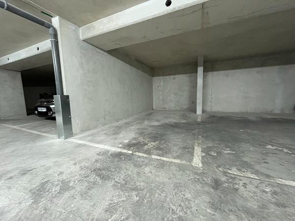 Parking Saint Laurent Du Var - Gare/Tzank