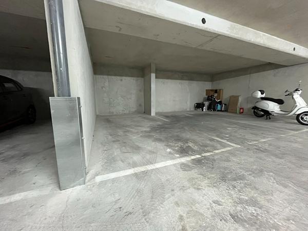 Parking Saint Laurent Du Var - Gare/Tzank