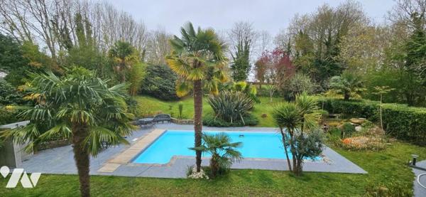 Maison contemporaine - 4 chambres - grands espaces - piscine 