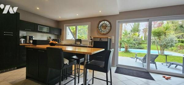 Maison contemporaine - 4 chambres - grands espaces - piscine 