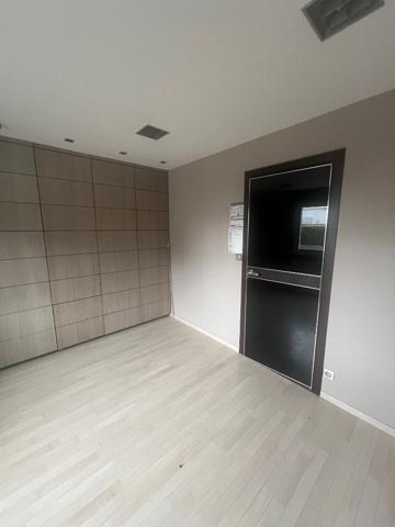 Ensemble de bureaux Saint Berthevin 147 m2