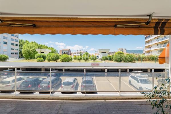 Cannes La Bocca, 3 pieces, terrasse, loggia, parking et cave