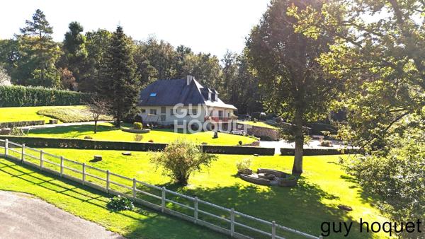 Propriété contemporaine à 2 km du centre ville de Bernay, Gare SNCF 1h30 Paris St Lazare, secteur apprécié.