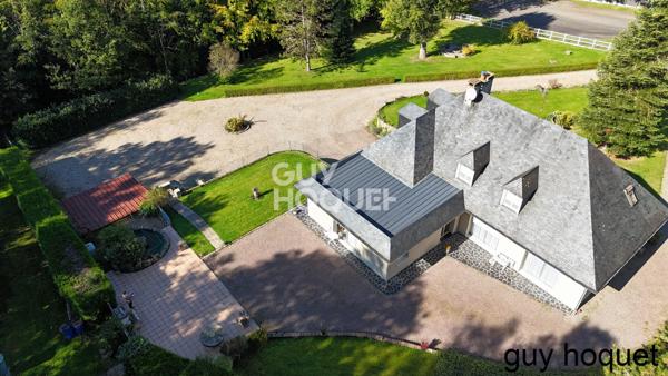 Propriété contemporaine à 2 km du centre ville de Bernay, Gare SNCF 1h30 Paris St Lazare, secteur apprécié.