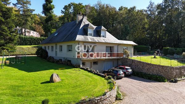 Propriété contemporaine à 2 km du centre ville de Bernay, Gare SNCF 1h30 Paris St Lazare, secteur apprécié.