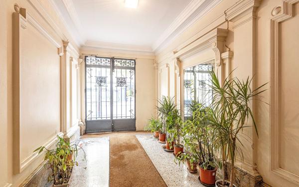 Appartement à vendre    3 pièces • 93,51 m2 Paris 13