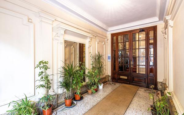 Appartement à vendre    3 pièces • 93,51 m2 Paris 13