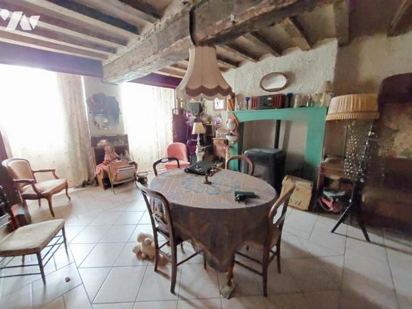 A VENDRE - MAISON DANS LE CENTRE HISTORIQUE DE CRAON