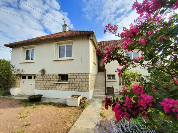 LA DINIERE - Maison 5 pièces avec jardin de 855 m²