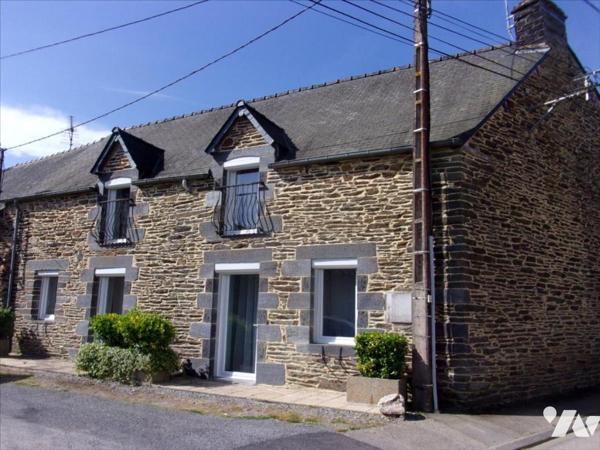 CARENTOIR, maison de pays à deux pas du centre.