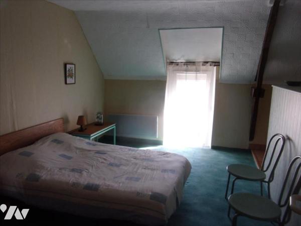 CARENTOIR, maison de pays à deux pas du centre.