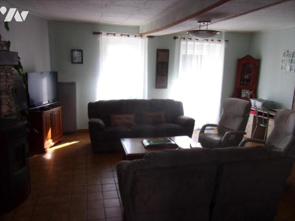 CARENTOIR, maison de pays à deux pas du centre.