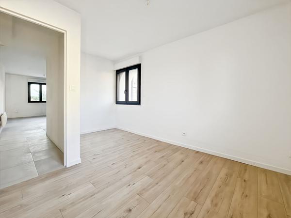 APPARTEMENT F3 CENTRE-VILLE HISTORIQUE REFAIT A NEUF