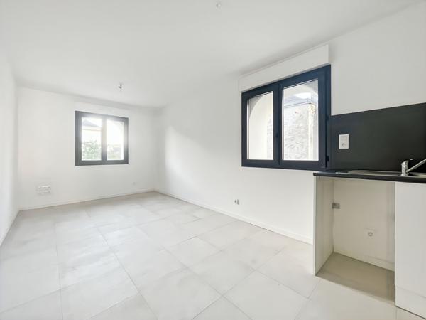 APPARTEMENT F3 CENTRE-VILLE HISTORIQUE REFAIT A NEUF