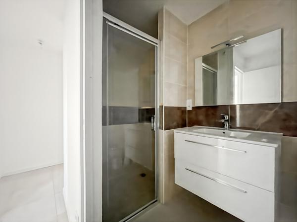 APPARTEMENT F3 CENTRE-VILLE HISTORIQUE REFAIT A NEUF