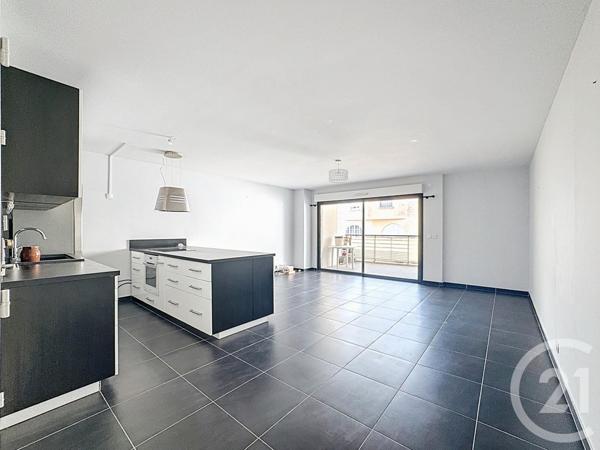 Appartement T3 à vendre  3 pièces - 77,31 m2 ST RAPHAEL - 83