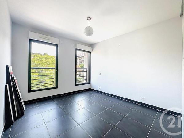 Appartement T3 à vendre  3 pièces - 77,31 m2 ST RAPHAEL - 83