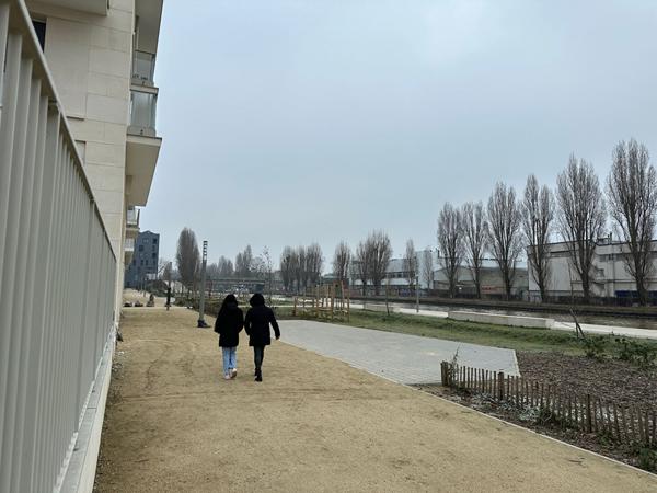 MURS DE COMMERCE LIBRE A VENDRE 170M² + TERRASSE 20M²