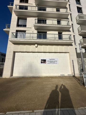 MURS DE COMMERCE LIBRE A VENDRE 170M² + TERRASSE 20M²