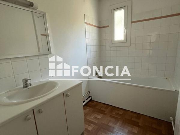 Location Appartement 3 pièces 65.54 m² - AVENUE JEAN-PAUL COSTE Aix En Provence 13100