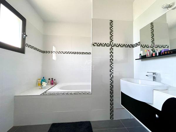 MAISON CONFLANS STE HONORINE - 6 PIÈCES - 150m² 680 000 € **  - Référence  7992