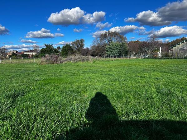 À VENDRE TERRAIN À BÂTIR DE 680m2 PROCHE BLAYE , Blaye À VENDRE TERRAIN À BÂTIR DE 680m2 PROCHE BLAYE , Blaye