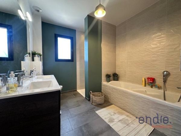 Maison contemporaine - Environnement naturel et calme