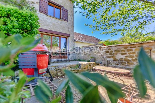 Maison à vendre 11 pièces de 316 m² à Maurecourt