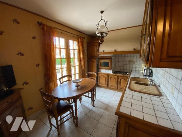 BEAU PAVILLON DE PLAIN PIED LUMINEUX AVEC GRAND SEJOUR DE 41 M² PROCHE TRANSPORTS.