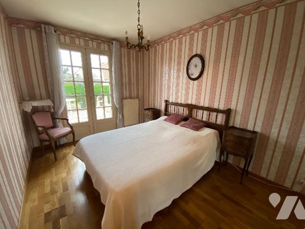 BEAU PAVILLON DE PLAIN PIED LUMINEUX AVEC GRAND SEJOUR DE 41 M² PROCHE TRANSPORTS.