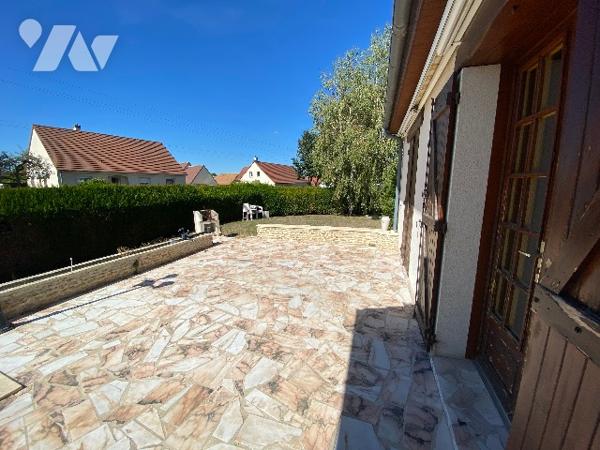 BEAU PAVILLON DE PLAIN PIED LUMINEUX AVEC GRAND SEJOUR DE 41 M² PROCHE TRANSPORTS.