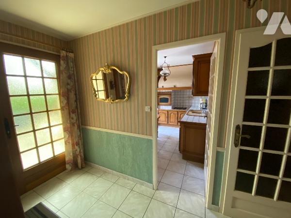 BEAU PAVILLON DE PLAIN PIED LUMINEUX AVEC GRAND SEJOUR DE 41 M² PROCHE TRANSPORTS.