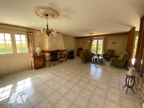 BEAU PAVILLON DE PLAIN PIED LUMINEUX AVEC GRAND SEJOUR DE 41 M² PROCHE TRANSPORTS.