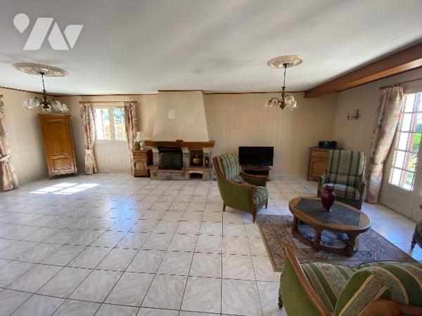 BEAU PAVILLON DE PLAIN PIED LUMINEUX AVEC GRAND SEJOUR DE 41 M² PROCHE TRANSPORTS.