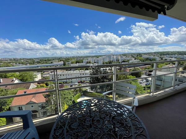 Appartement Saint Germain En Laye 4 pièces 90.08 m2 440 000 € **  - Référence  18197