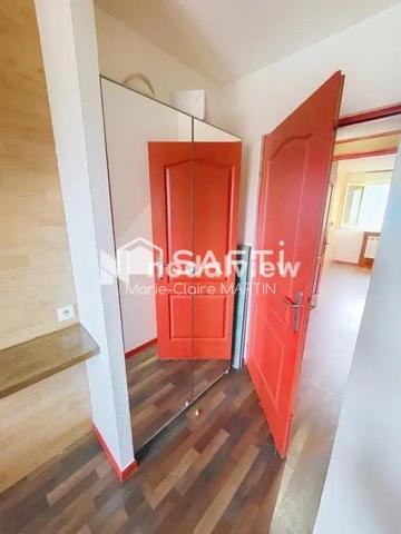 Au coeur de MORESTEL - LOCAL COMMERCIAL de 325 m² - Salle de réception et chambres d'hôtes