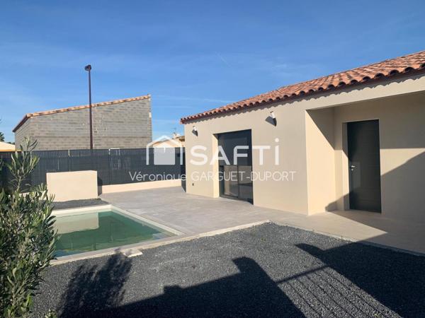 Villa plain-pied, contemporaine, garage, piscine