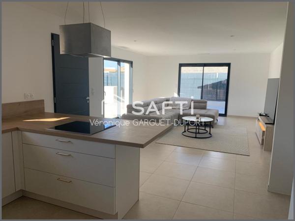 Villa plain-pied, contemporaine, garage, piscine