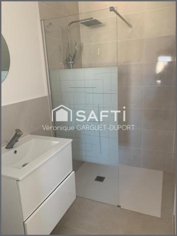 Villa plain-pied, contemporaine, garage, piscine