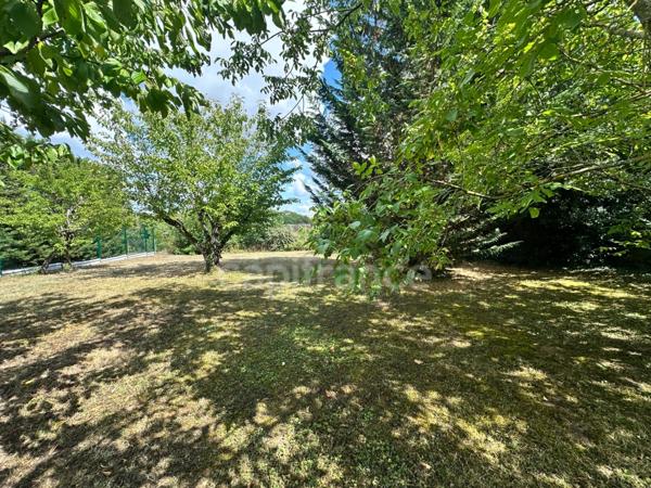 Terrain à vendre AUXERRE (89) de 714 m2 clos garage portail