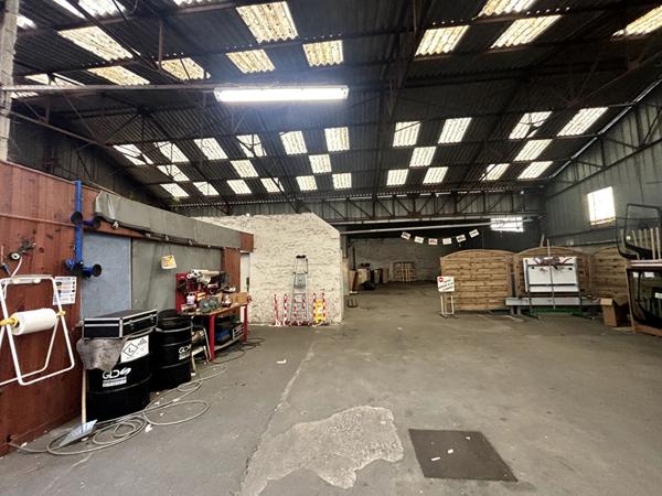 A vendre - Local commercial Fontenay Le Comte 723 m2