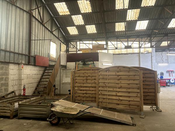 A vendre - Local commercial Fontenay Le Comte 723 m2