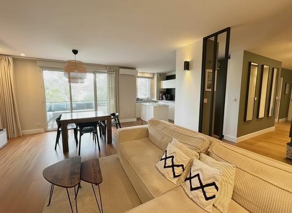 Appartement 4 pièces avec terrasse et parkings