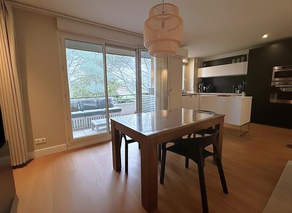 Appartement 4 pièces avec terrasse et parkings