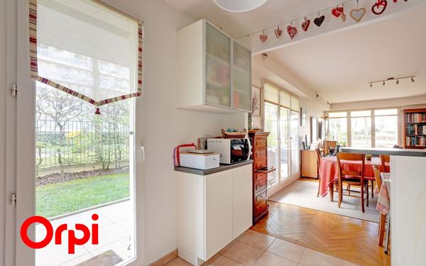 Appartement à vendre    5 pièces • 95,10 m2 Courbevoie