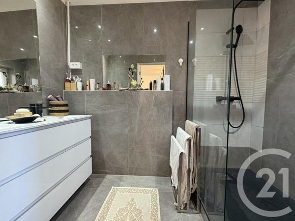 Appartement T4 à vendre  4 pièces - 80 m2 BORMES LES MIMOSAS - 83