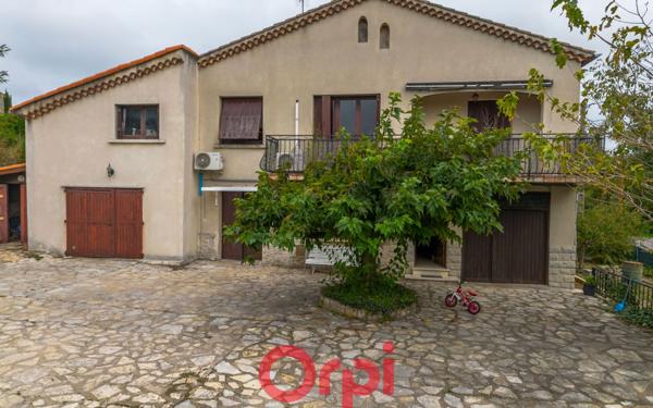 Maison à vendre    5 pièces •  Villeneuve-de-Berg