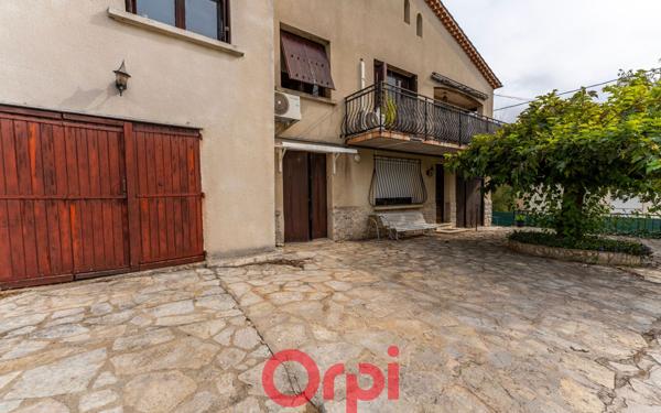 Maison à vendre    5 pièces •  Villeneuve-de-Berg